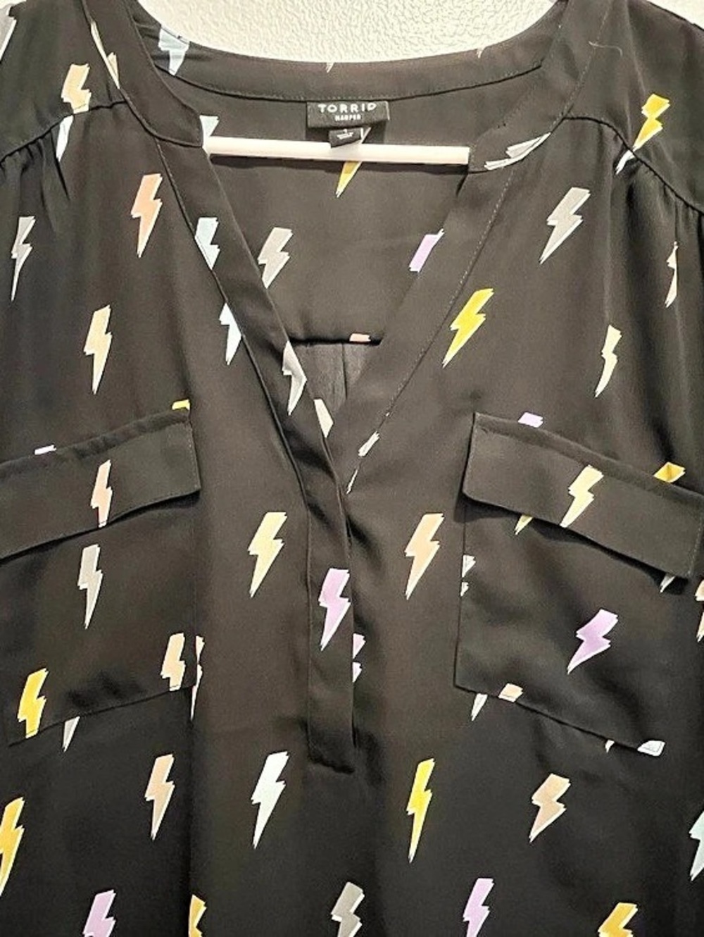 Torrid Harper Georgette 3/4 Sleeve Lightning Bolt Blouse Black & Yellow Size 1